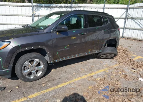 2020 Jeep Compass Latitude 4X4 z USA, uszkodzony, nr VIN 3C4NJDBB6LT168788